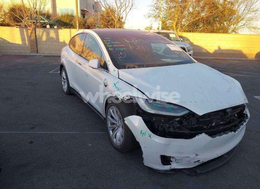 2018 Tesla Model X 100D/75D/P100D (VIN 5YJXCDE20JF089823) main photo