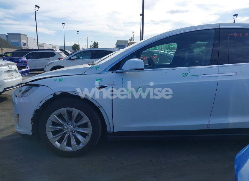 Photo 6 of 2018 Tesla Model X 100D/75D/P100D (VIN 5YJXCDE20JF089823)