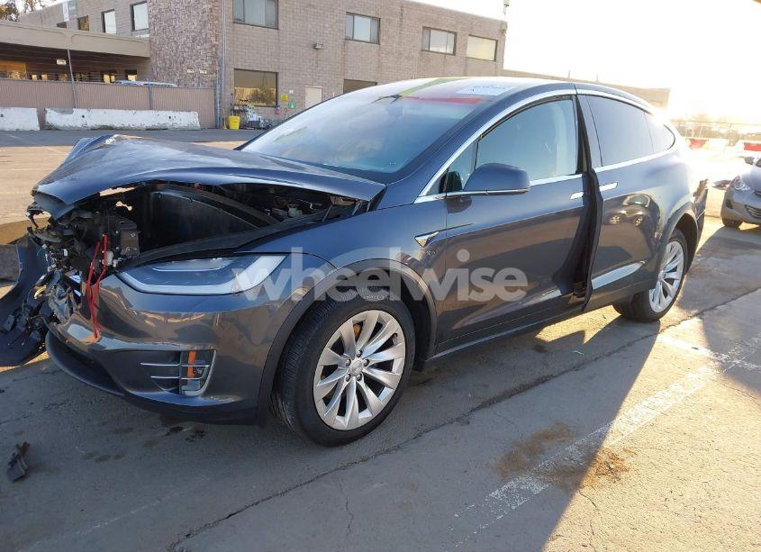 Photo 2 of 2018 Tesla Model X 100D/75D/P100D (VIN 5YJXCDE20JF141791)