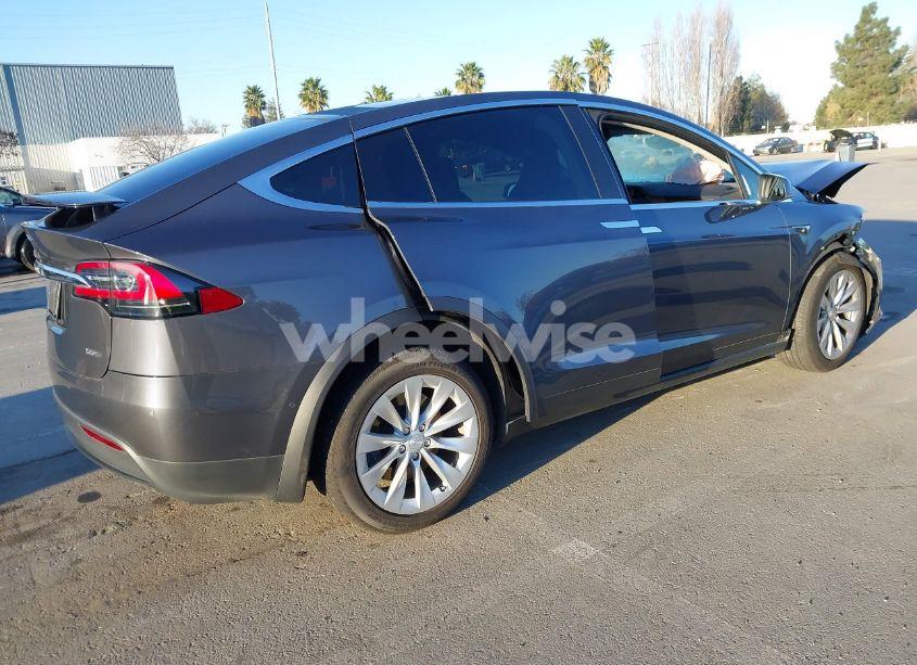 Photo 4 of 2018 Tesla Model X 100D/75D/P100D (VIN 5YJXCDE20JF141791)