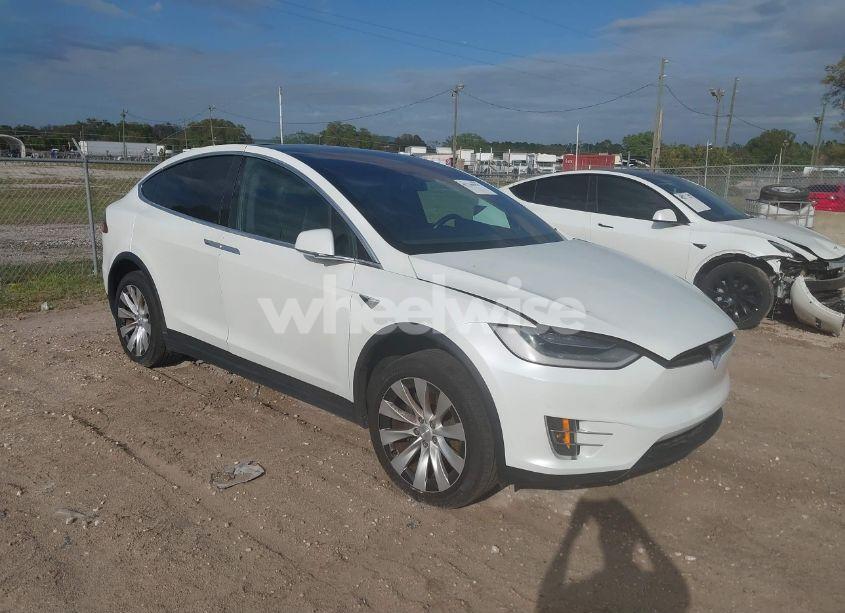 2020 Tesla Model X LONG RANGE DUAL MOTOR ALL-WHEEL DRIVE/LONG RANGE PLUS DUAL MOTOR ALL-WHEEL DRIVE (VIN 5YJXCDE20LF272013) main photo