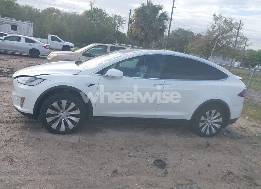 Photo 13 of 2020 Tesla Model X LONG RANGE DUAL MOTOR ALL-WHEEL DRIVE/LONG RANGE PLUS DUAL MOTOR ALL-WHEEL DRIVE (VIN 5YJXCDE20LF272013)
