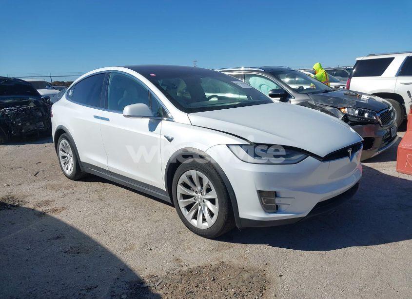 Photo 6 of 2020 Tesla Model X LONG RANGE DUAL MOTOR ALL-WHEEL DRIVE/LONG RANGE PLUS DUAL MOTOR ALL-WHEEL DRIVE (VIN 5YJXCDE22LF248313)