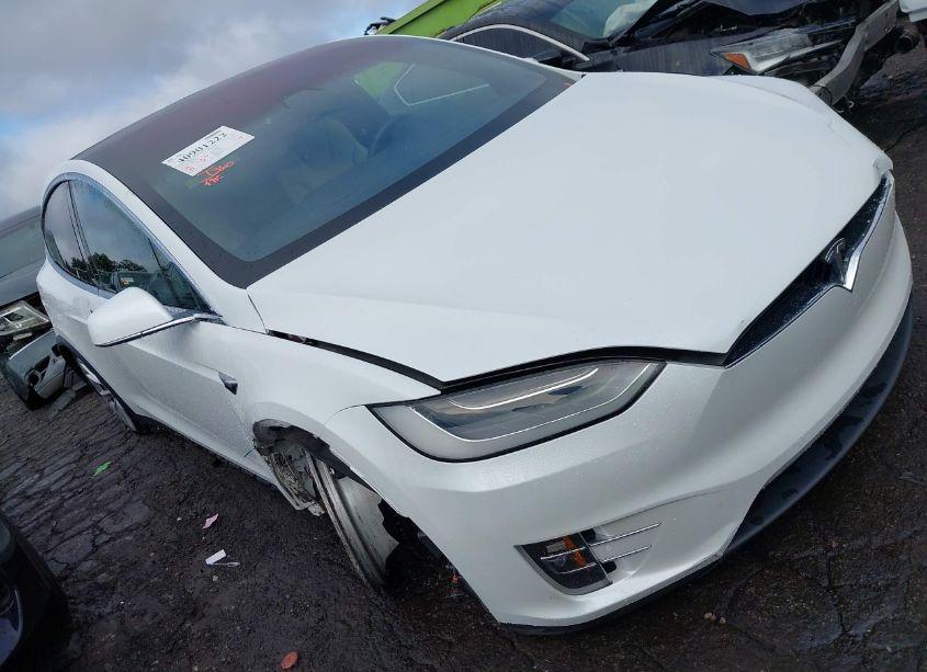 2020 Tesla Model X LONG RANGE DUAL MOTOR ALL-WHEEL DRIVE/LONG RANGE PLUS DUAL MOTOR ALL-WHEEL DRIVE (VIN 5YJXCDE22LF301401) main photo