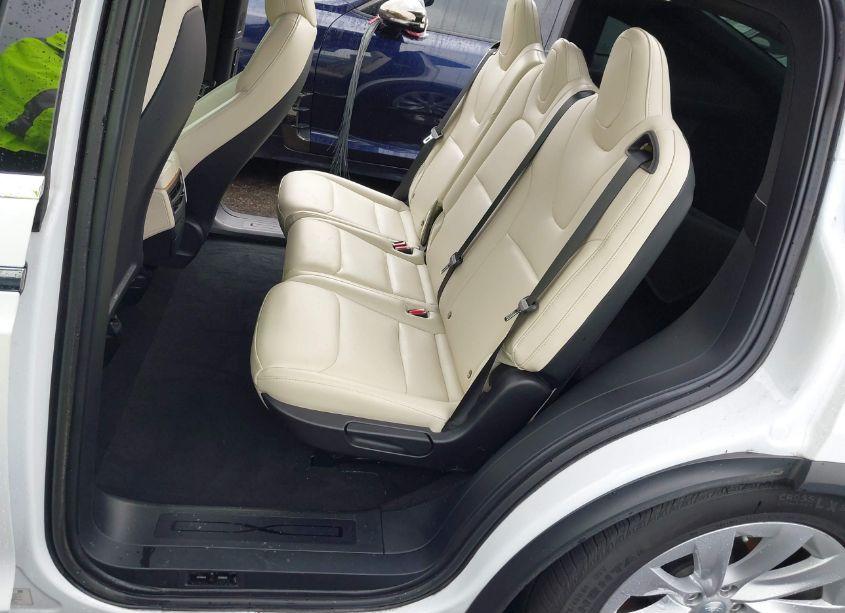 Photo 21 of 2020 Tesla Model X LONG RANGE DUAL MOTOR ALL-WHEEL DRIVE/LONG RANGE PLUS DUAL MOTOR ALL-WHEEL DRIVE (VIN 5YJXCDE22LF301401)
