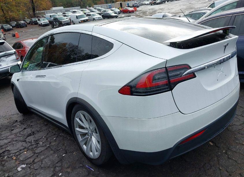 Photo 3 of 2020 Tesla Model X LONG RANGE DUAL MOTOR ALL-WHEEL DRIVE/LONG RANGE PLUS DUAL MOTOR ALL-WHEEL DRIVE (VIN 5YJXCDE22LF301401)