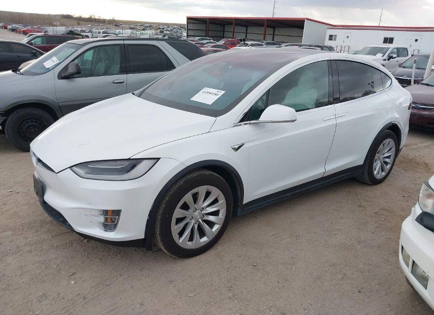 Photo 2 of 2019 Tesla Model X 100D/75D/LONG RANGE/STANDARD RANGE (VIN 5YJXCDE25KF185027)