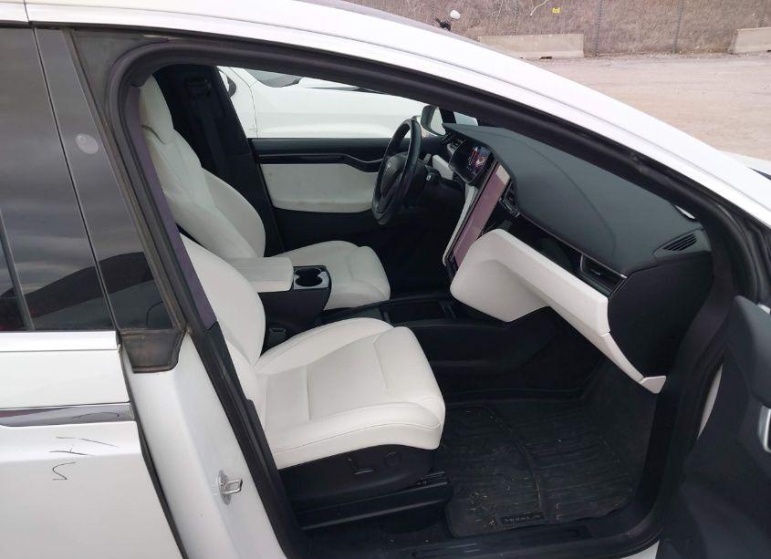 Photo 5 of 2019 Tesla Model X 100D/75D/LONG RANGE/STANDARD RANGE (VIN 5YJXCDE25KF185027)