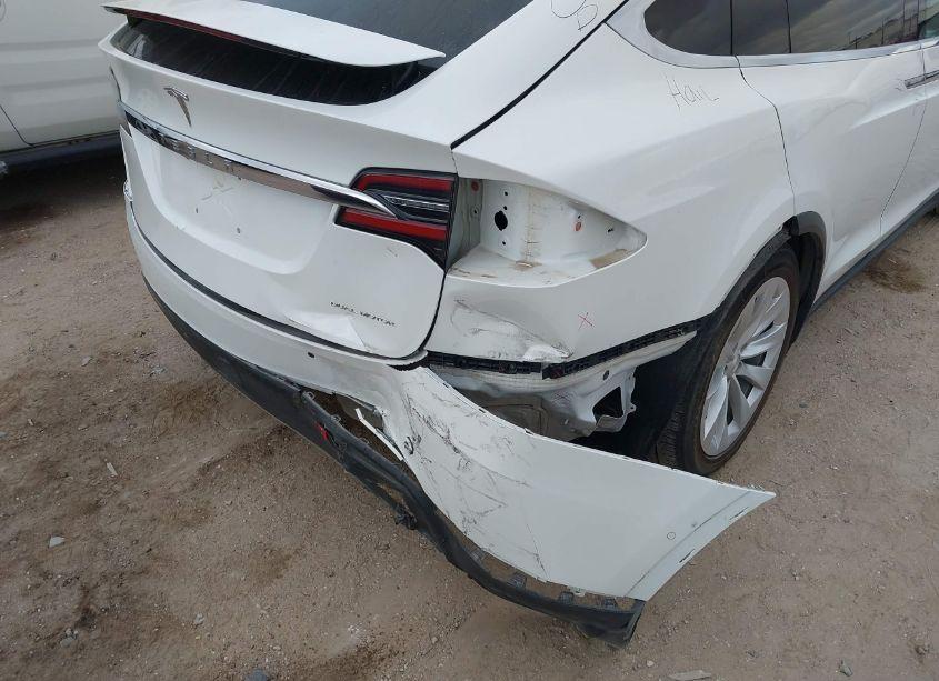 Photo 6 of 2019 Tesla Model X 100D/75D/LONG RANGE/STANDARD RANGE (VIN 5YJXCDE25KF185027)