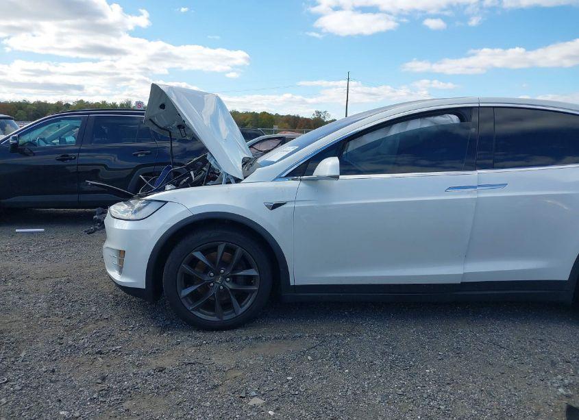 Photo 14 of 2019 Tesla Model X 100D/75D/LONG RANGE/STANDARD RANGE (VIN 5YJXCDE25KF196884)