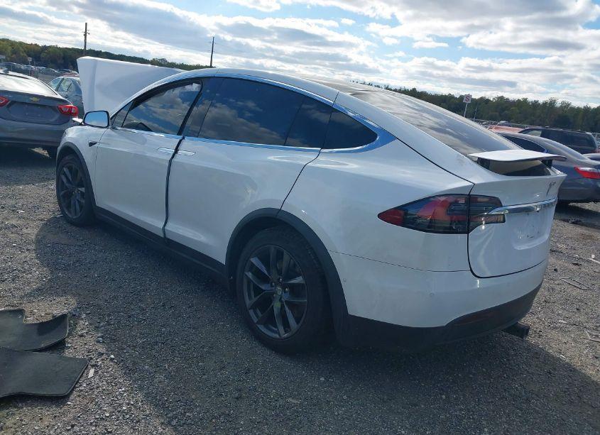 Photo 3 of 2019 Tesla Model X 100D/75D/LONG RANGE/STANDARD RANGE (VIN 5YJXCDE25KF196884)