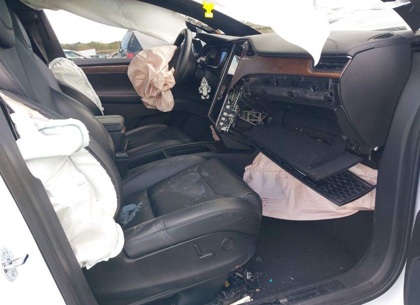 Photo 5 of 2019 Tesla Model X 100D/75D/LONG RANGE/STANDARD RANGE (VIN 5YJXCDE25KF196884)