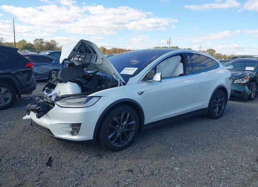 Photo 6 of 2019 Tesla Model X 100D/75D/LONG RANGE/STANDARD RANGE (VIN 5YJXCDE25KF196884)