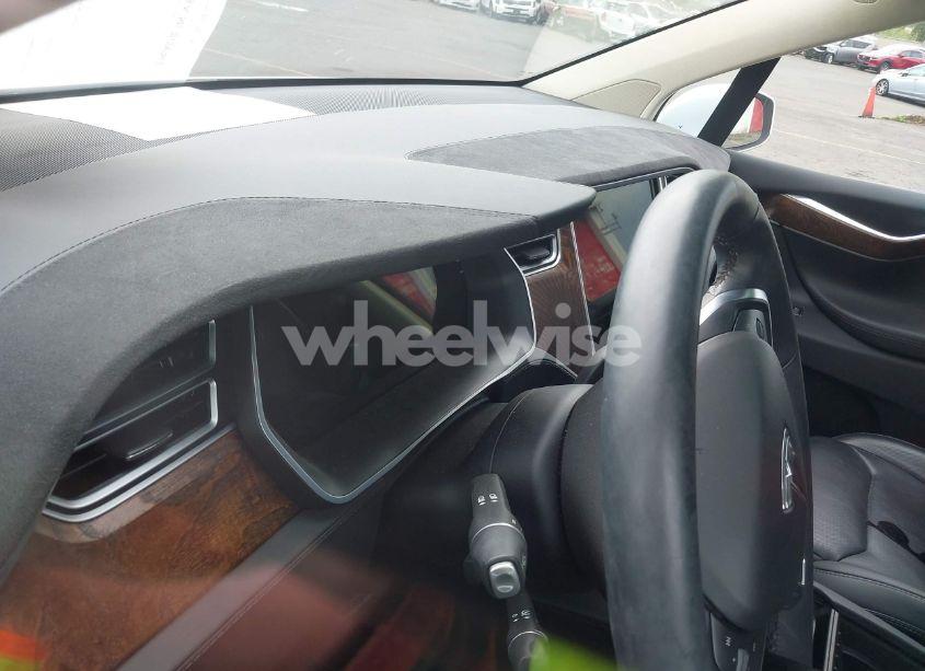 Photo 7 of 2017 Tesla Model X 100D/75D/90D (VIN 5YJXCDE26HF034495)