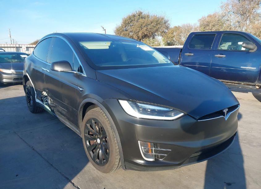 2017 Tesla Model X 100D/75D/90D (VIN 5YJXCDE26HF066914) main photo