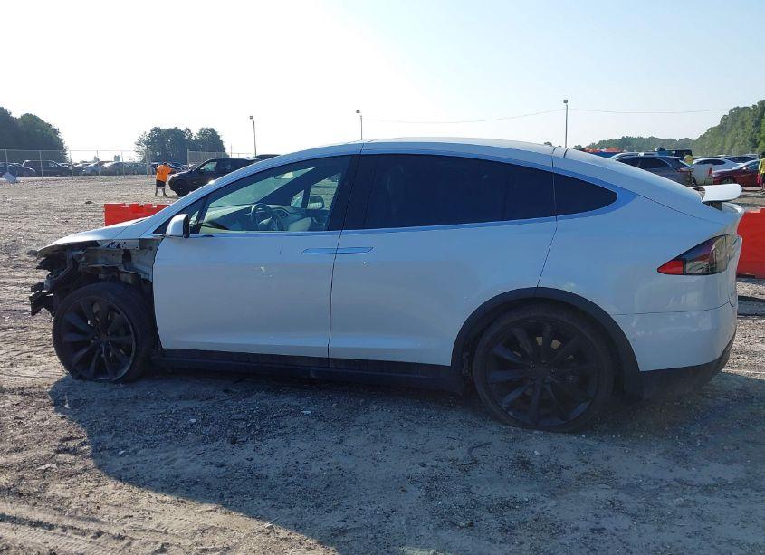 Photo 14 of 2018 Tesla Model X 100D/75D/P100D (VIN 5YJXCDE2XJF088761)