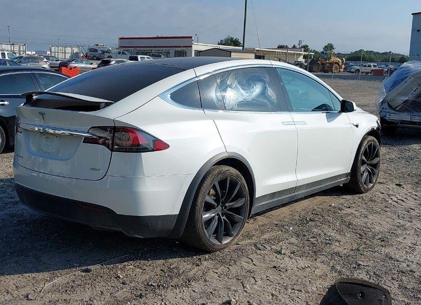 Photo 4 of 2018 Tesla Model X 100D/75D/P100D (VIN 5YJXCDE2XJF088761)