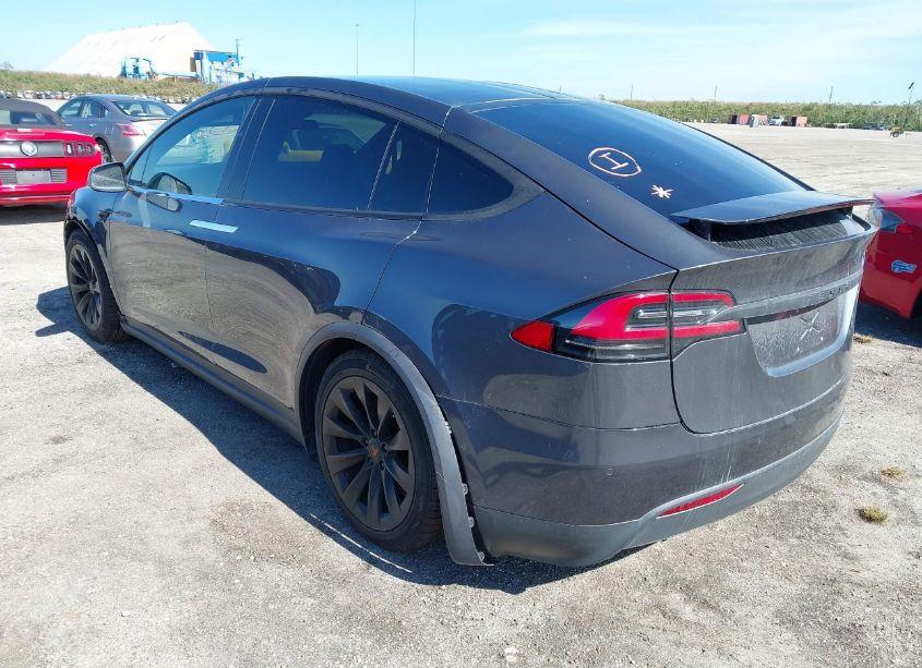 Photo 3 of 2018 Tesla Model X 100D/75D/P100D (VIN 5YJXCDE2XJF106305)