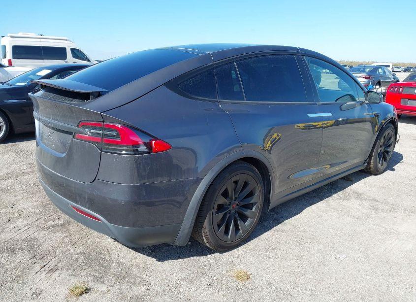 Photo 4 of 2018 Tesla Model X 100D/75D/P100D (VIN 5YJXCDE2XJF106305)