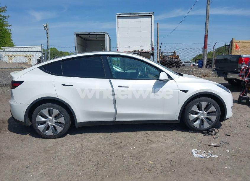Photo 12 of 2021 Tesla Model Y LONG RANGE DUAL MOTOR ALL-WHEEL DRIVE (VIN 5YJYGAEE0MF149430)