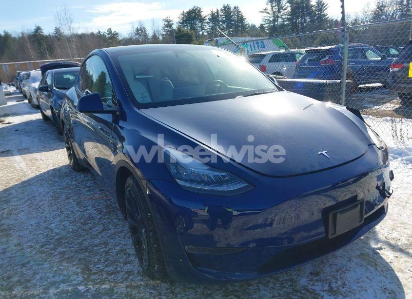 2021 Tesla Model Y LONG RANGE DUAL MOTOR ALL-WHEEL DRIVE (VIN 5YJYGAEE1MF144432) main photo