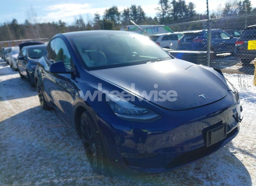 Photo 13 of 2021 Tesla Model Y LONG RANGE DUAL MOTOR ALL-WHEEL DRIVE (VIN 5YJYGAEE1MF144432)