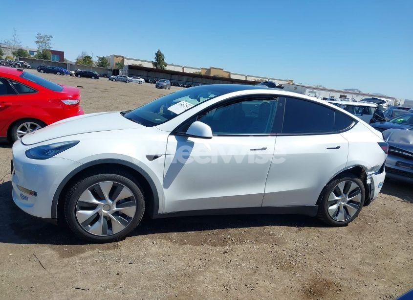 Photo 14 of 2021 Tesla Model Y LONG RANGE DUAL MOTOR ALL-WHEEL DRIVE (VIN 5YJYGAEE3MF172961)