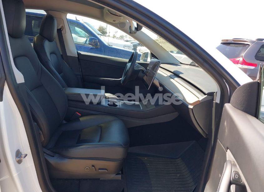 Photo 5 of 2021 Tesla Model Y LONG RANGE DUAL MOTOR ALL-WHEEL DRIVE (VIN 5YJYGAEE3MF172961)