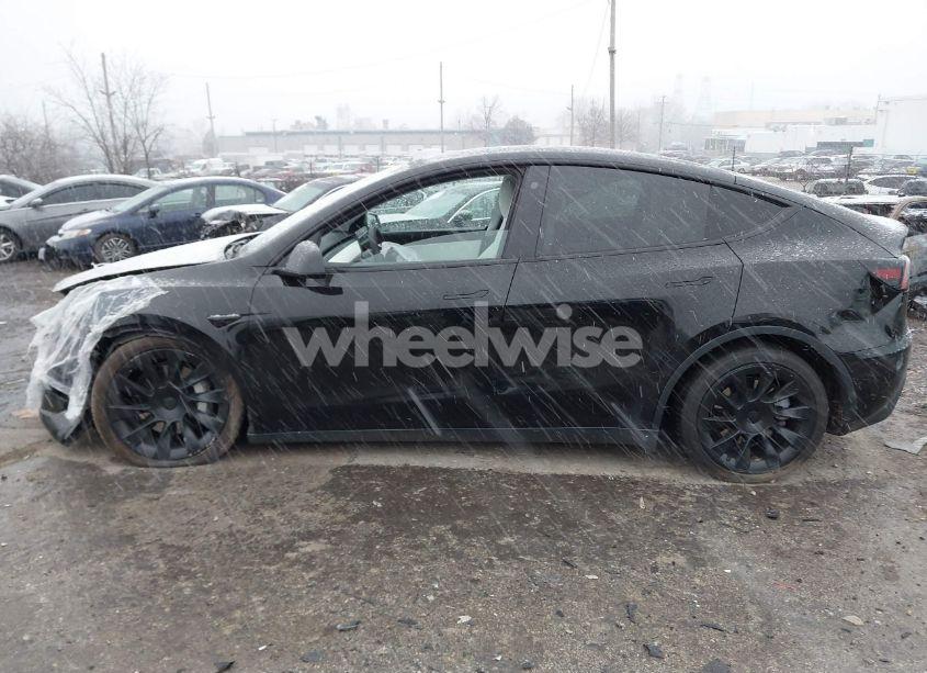 Photo 13 of 2021 Tesla Model Y LONG RANGE DUAL MOTOR ALL-WHEEL DRIVE (VIN 5YJYGAEE5MF228673)