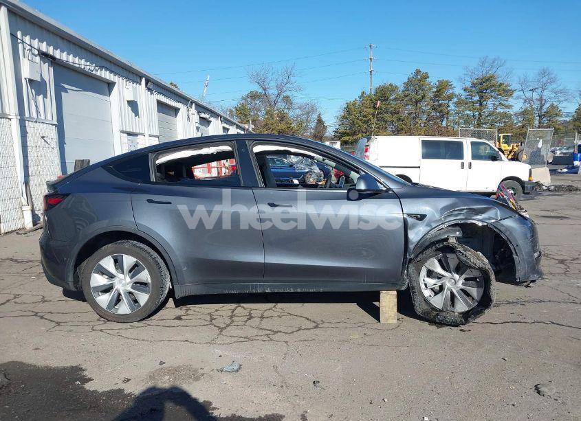 Photo 12 of 2021 Tesla Model Y LONG RANGE DUAL MOTOR ALL-WHEEL DRIVE (VIN 5YJYGAEE6MF180410)