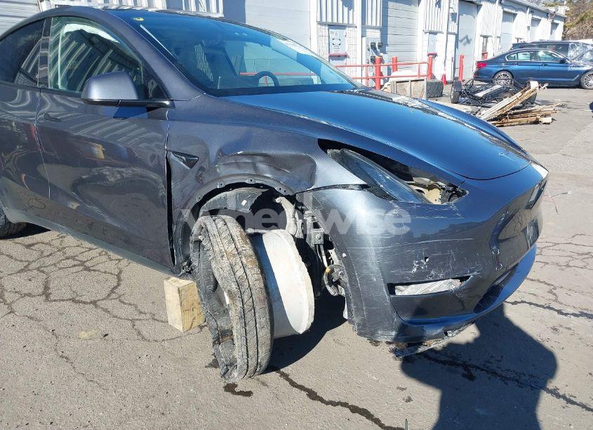 Photo 6 of 2021 Tesla Model Y LONG RANGE DUAL MOTOR ALL-WHEEL DRIVE (VIN 5YJYGAEE6MF180410)