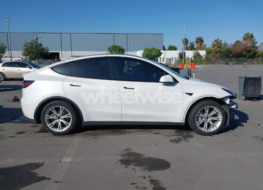 Photo 14 of 2021 Tesla Model Y LONG RANGE DUAL MOTOR ALL-WHEEL DRIVE (VIN 5YJYGAEE6MF281799)
