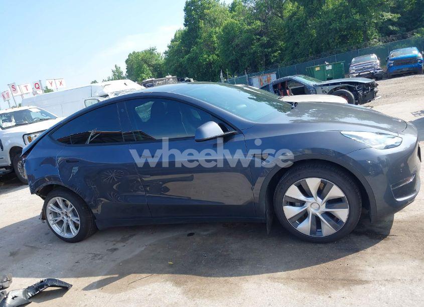 Photo 13 of 2021 Tesla Model Y LONG RANGE DUAL MOTOR ALL-WHEEL DRIVE (VIN 5YJYGAEE7MF146315)