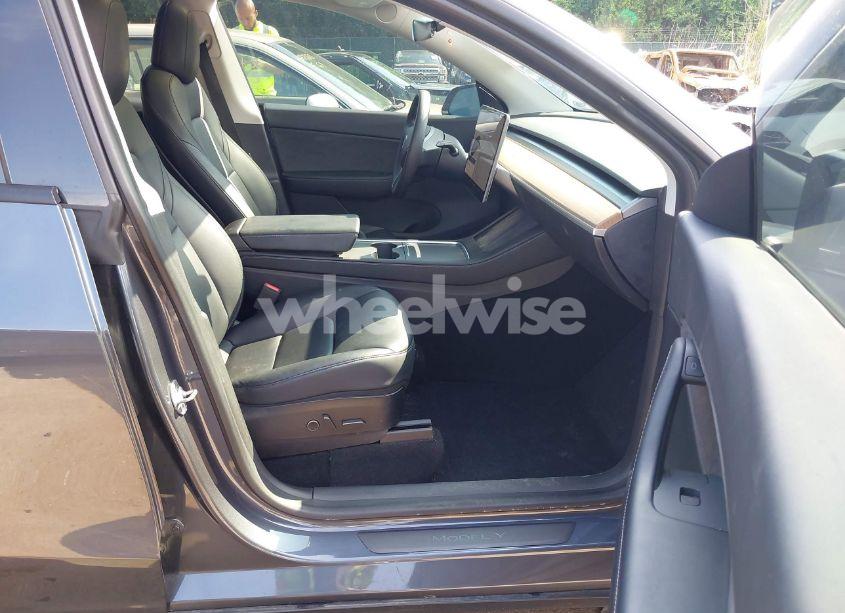 Photo 5 of 2021 Tesla Model Y LONG RANGE DUAL MOTOR ALL-WHEEL DRIVE (VIN 5YJYGAEE7MF146315)