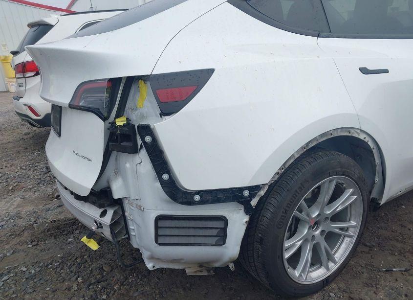 Photo 23 of 2021 Tesla Model Y LONG RANGE DUAL MOTOR ALL-WHEEL DRIVE (VIN 5YJYGAEE7MF294190)