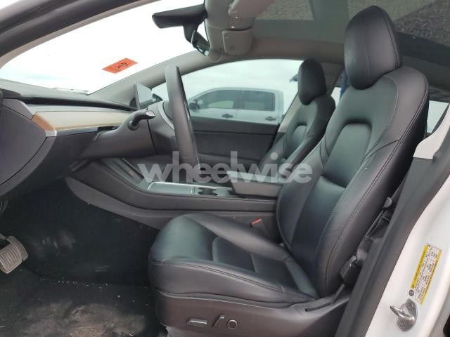 Photo 4 of 2021 TESLA MODEL Y (VIN 5YJYGAEE9MF260882)