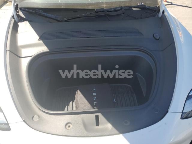 Photo 9 of 2021 TESLA MODEL Y (VIN 5YJYGAEE9MF281117)