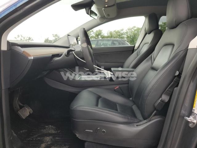 Photo 3 of 2021 TESLA MODEL Y (VIN 5YJYGAEEXMF136734)
