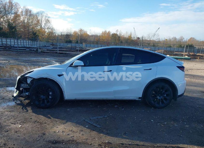 Photo 13 of 2021 Tesla Model Y LONG RANGE DUAL MOTOR ALL-WHEEL DRIVE (VIN 5YJYGAEEXMF185304)