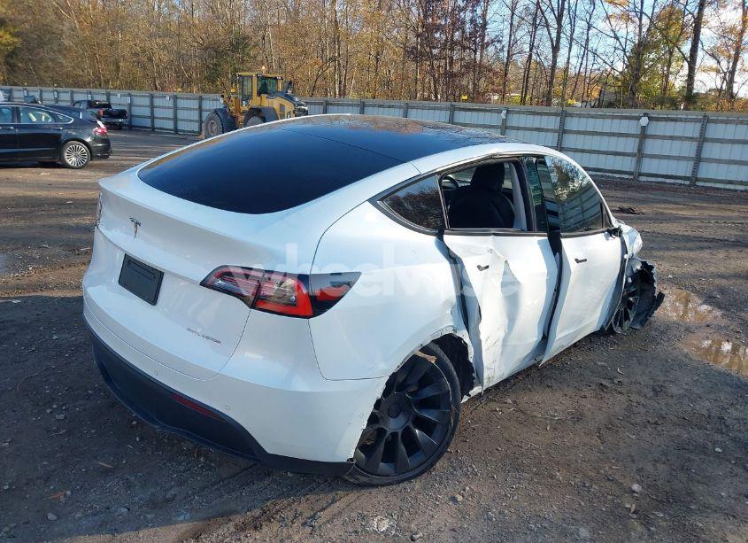Photo 4 of 2021 Tesla Model Y LONG RANGE DUAL MOTOR ALL-WHEEL DRIVE (VIN 5YJYGAEEXMF185304)