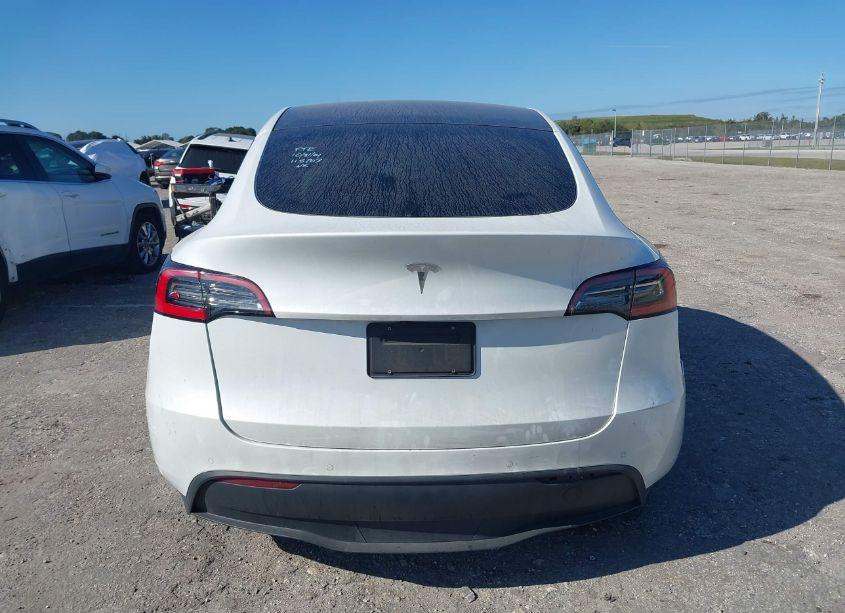 Photo 16 of 2021 Tesla Model Y STANDARD RANGE REAR-WHEEL DRIVE (VIN 5YJYGDED5MF115203)