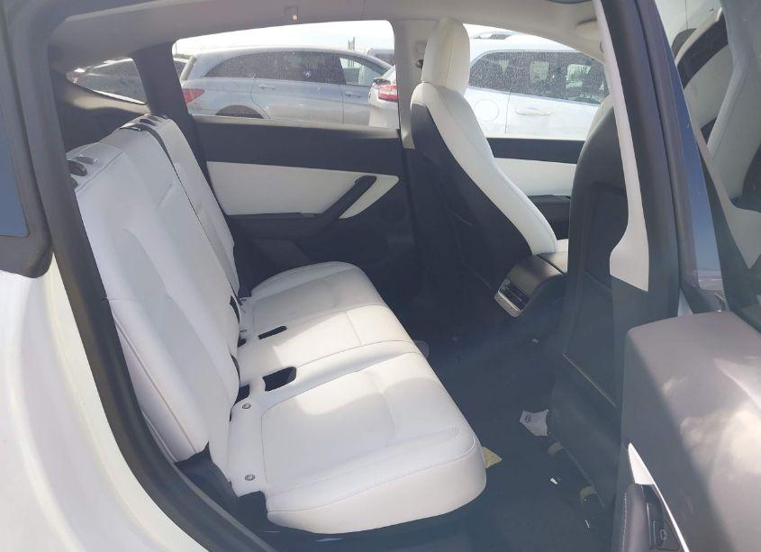 Photo 8 of 2021 Tesla Model Y STANDARD RANGE REAR-WHEEL DRIVE (VIN 5YJYGDED5MF115203)