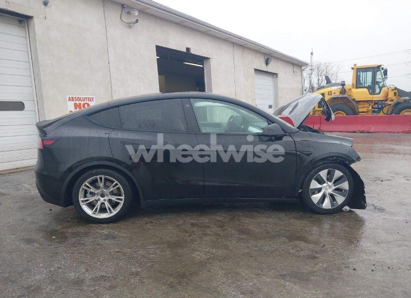 Photo 14 of 2021 Tesla Model Y STANDARD RANGE REAR-WHEEL DRIVE (VIN 5YJYGDED9MF103989)