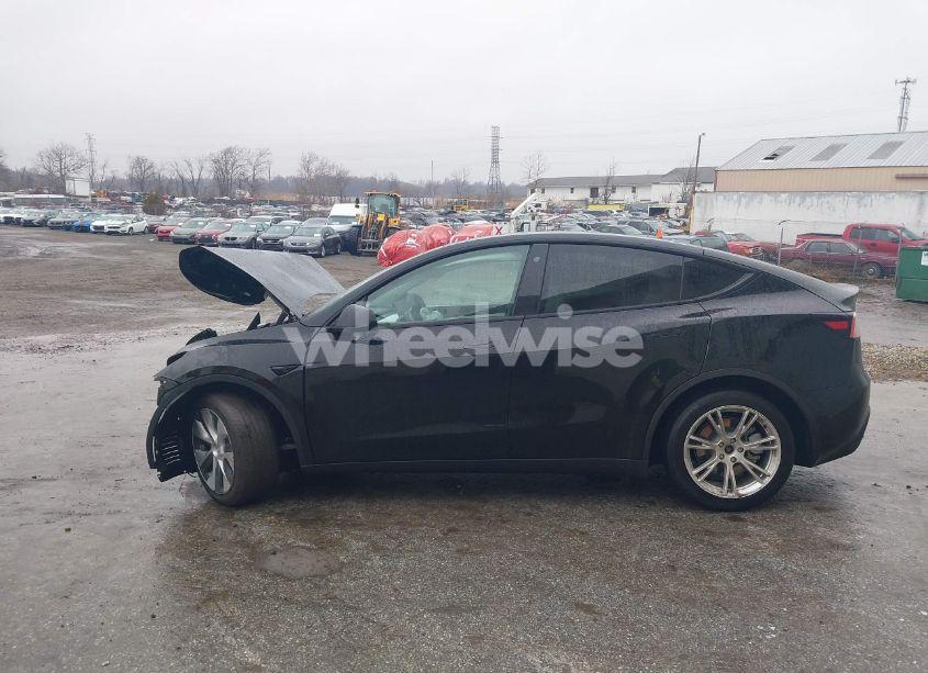 Photo 15 of 2021 Tesla Model Y STANDARD RANGE REAR-WHEEL DRIVE (VIN 5YJYGDED9MF103989)