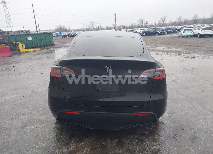 Photo 17 of 2021 Tesla Model Y STANDARD RANGE REAR-WHEEL DRIVE (VIN 5YJYGDED9MF103989)