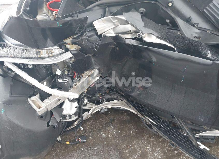 Photo 6 of 2021 Tesla Model Y STANDARD RANGE REAR-WHEEL DRIVE (VIN 5YJYGDED9MF103989)