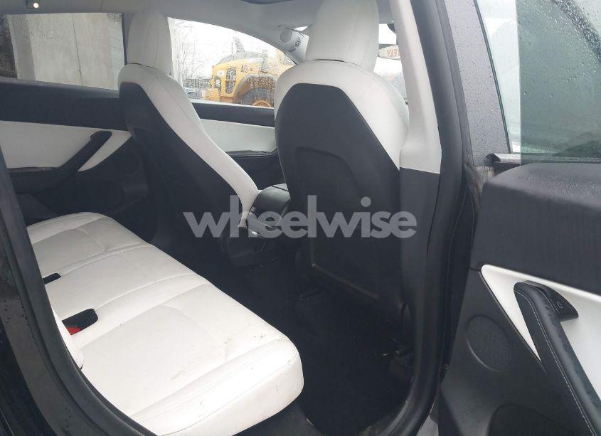 Photo 8 of 2021 Tesla Model Y STANDARD RANGE REAR-WHEEL DRIVE (VIN 5YJYGDED9MF103989)