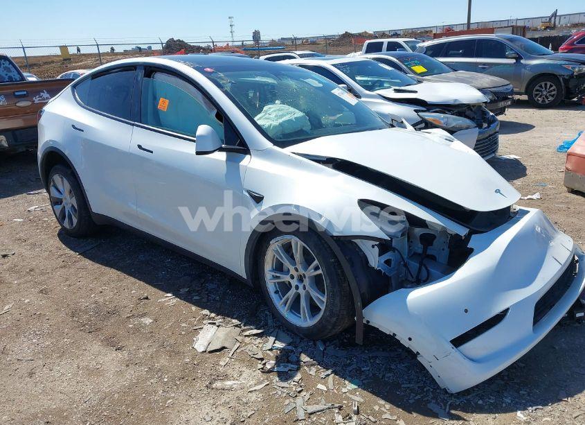 Photo 11 of 2021 Tesla Model Y LONG RANGE DUAL MOTOR ALL-WHEEL DRIVE (VIN 5YJYGDEE0MF106255)