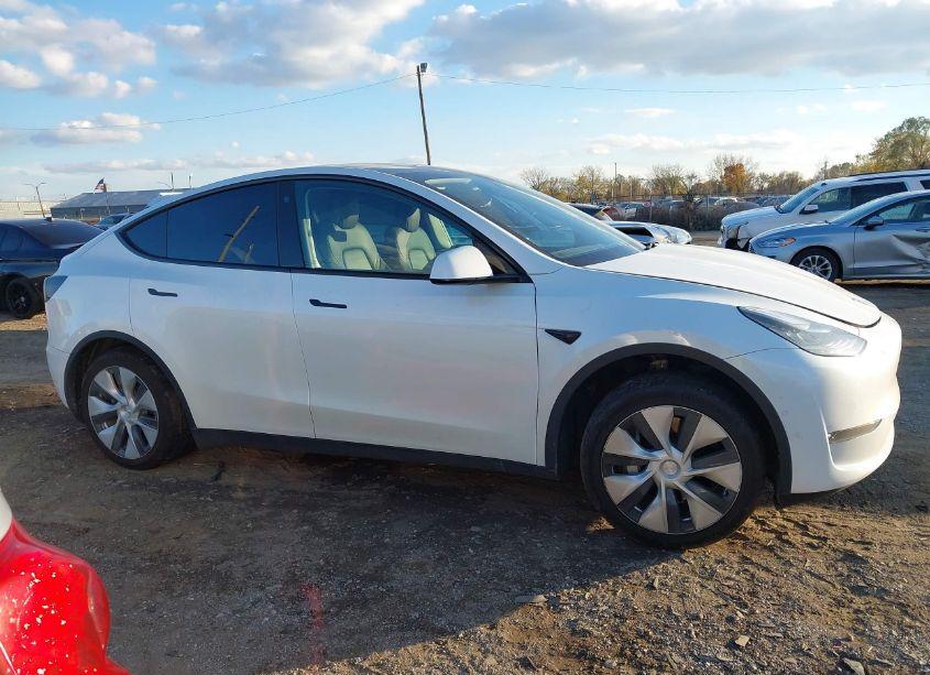 Photo 13 of 2021 Tesla Model Y LONG RANGE DUAL MOTOR ALL-WHEEL DRIVE (VIN 5YJYGDEE0MF109916)