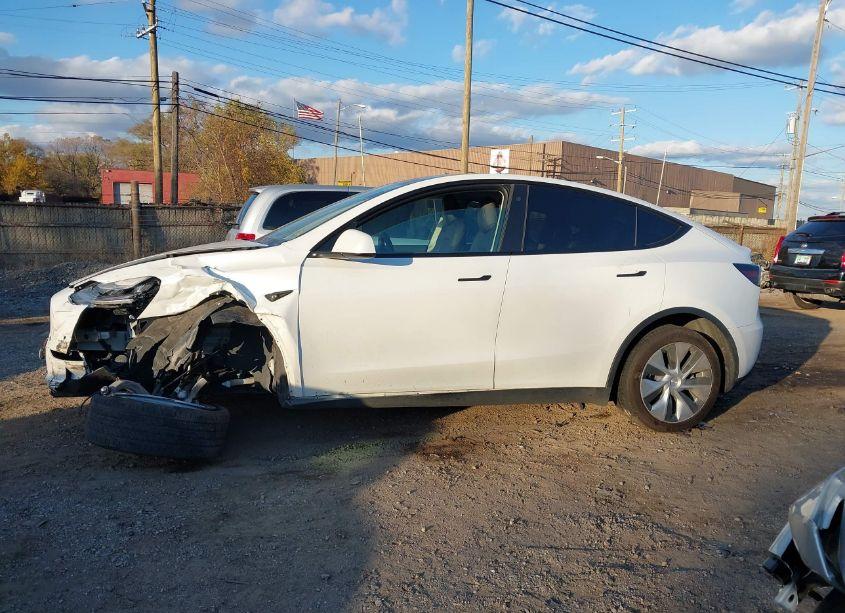 Photo 14 of 2021 Tesla Model Y LONG RANGE DUAL MOTOR ALL-WHEEL DRIVE (VIN 5YJYGDEE0MF109916)